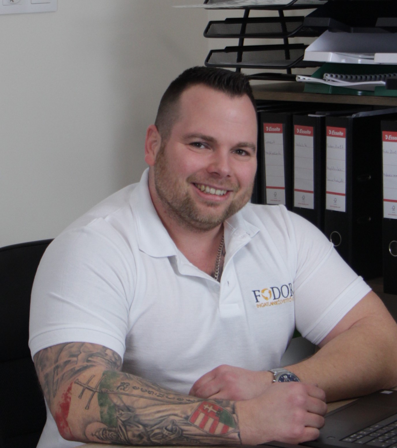 Bajzák Gergely – ingatlanközvetítő